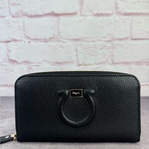 Salvatore Ferragamo Gancini City Zip Black Leather Wallet